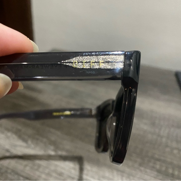 Diff Sunglasses - Picture 3 of 3